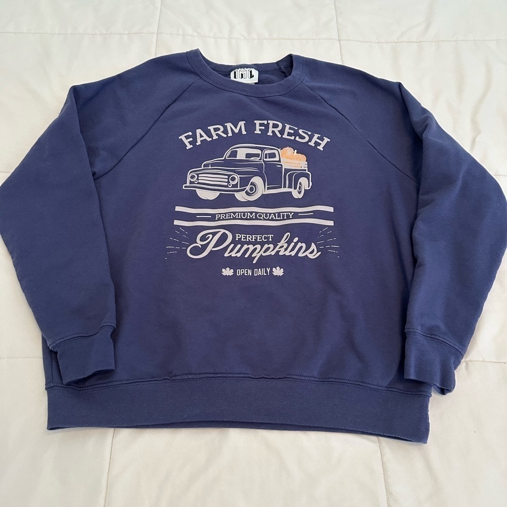 Women's Blue Farm Fresh Graphic Sweatshirt Size kids L women’s Small